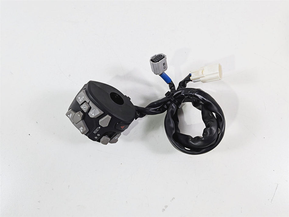 2022 Kawasaki ZX10R ZX1000 Ninja Left Hand Light Control Switch 46091-0576 {{ shop.shopifyCountryName }} - Mototech271