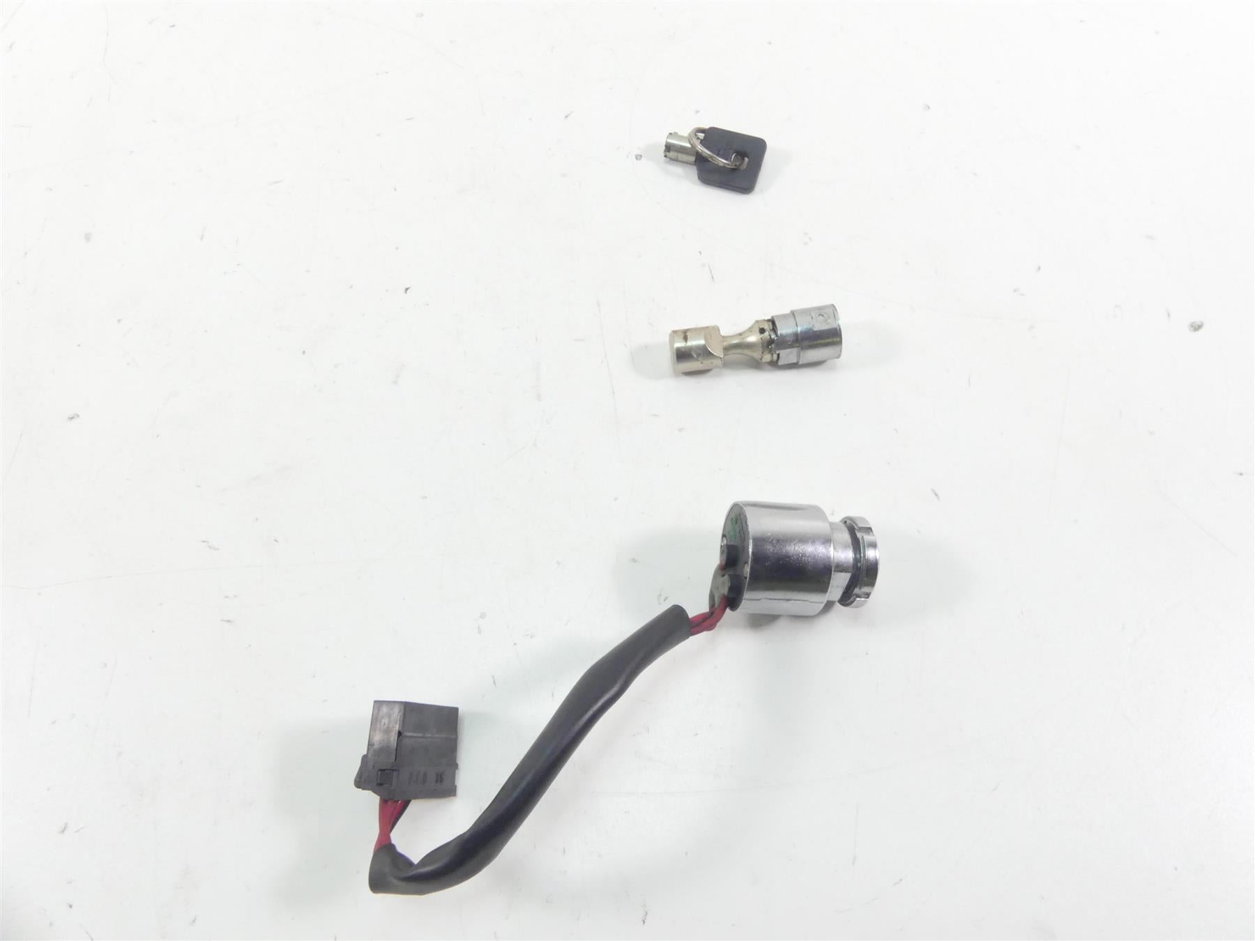 2003 Harley Dyna 100TH FXDL Low Rider Ignition Switch Lock Key Set 71421-94 {{ shop.shopifyCountryName }} - Mototech271