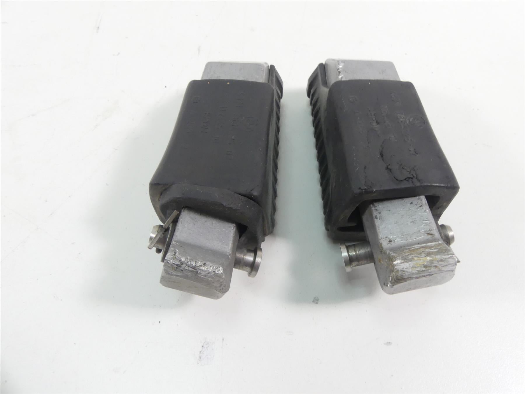 2017 BMW F800GS K72 Rear Passenger Footpeg Set 46717705653 46717705654 {{ shop.shopifyCountryName }} - Mototech271