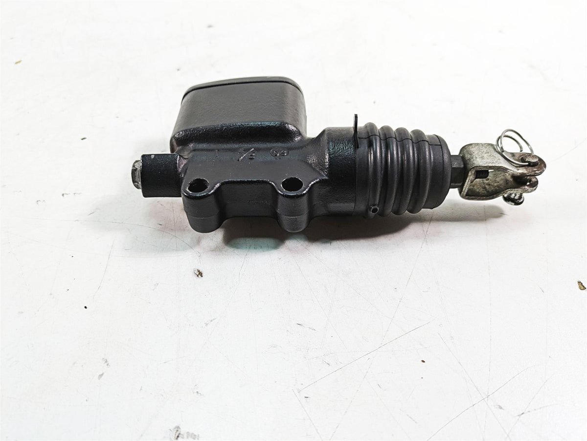 2020 Harley Softail FXBB Street Bob Rear Brake Master Cylinder 5/8" 41700460 {{ shop.shopifyCountryName }} - Mototech271