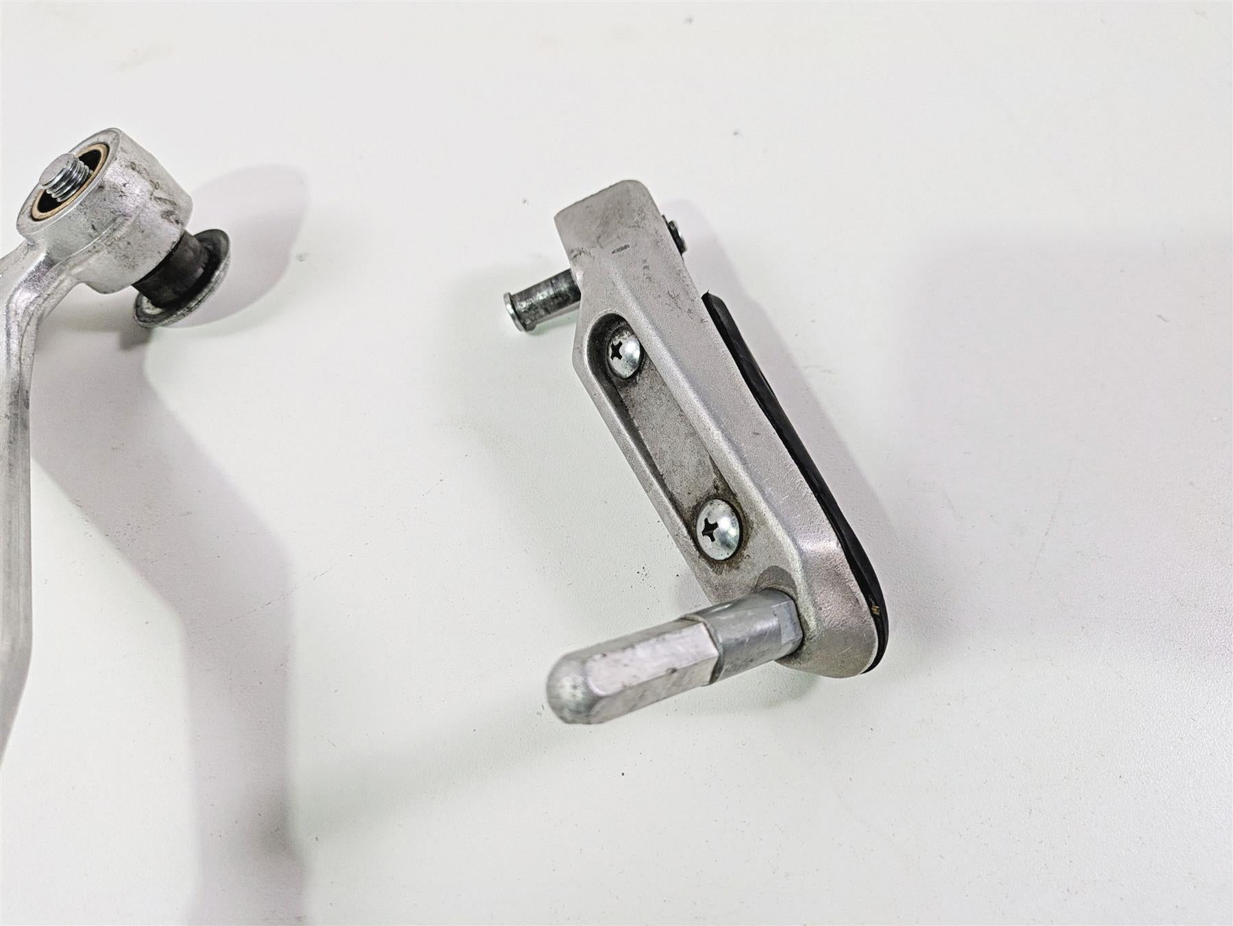 2023 Suzuki GSX1300 RR Hayabusa Left Front Footpeg & Shifter - Read 43521-10L00 {{ shop.shopifyCountryName }} - Mototech271
