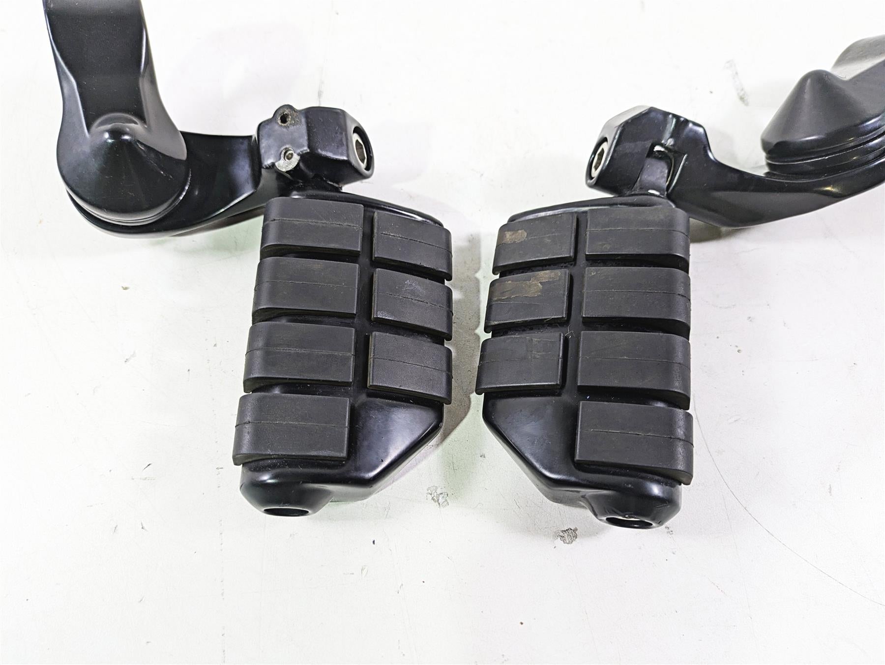 2018 Indian Chieftain Limited Black Aftermarket Highway Foot Peg Set {{ shop.shopifyCountryName }} - Mototech271