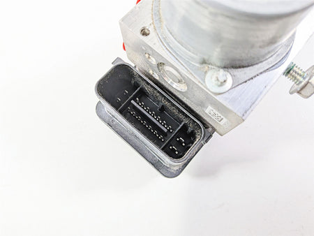 2024 Yamaha YZF R1 RN65 Abs Brake Pump Pressure Module Unit B3L-85930-08-00 {{ shop.shopifyCountryName }} - Mototech271