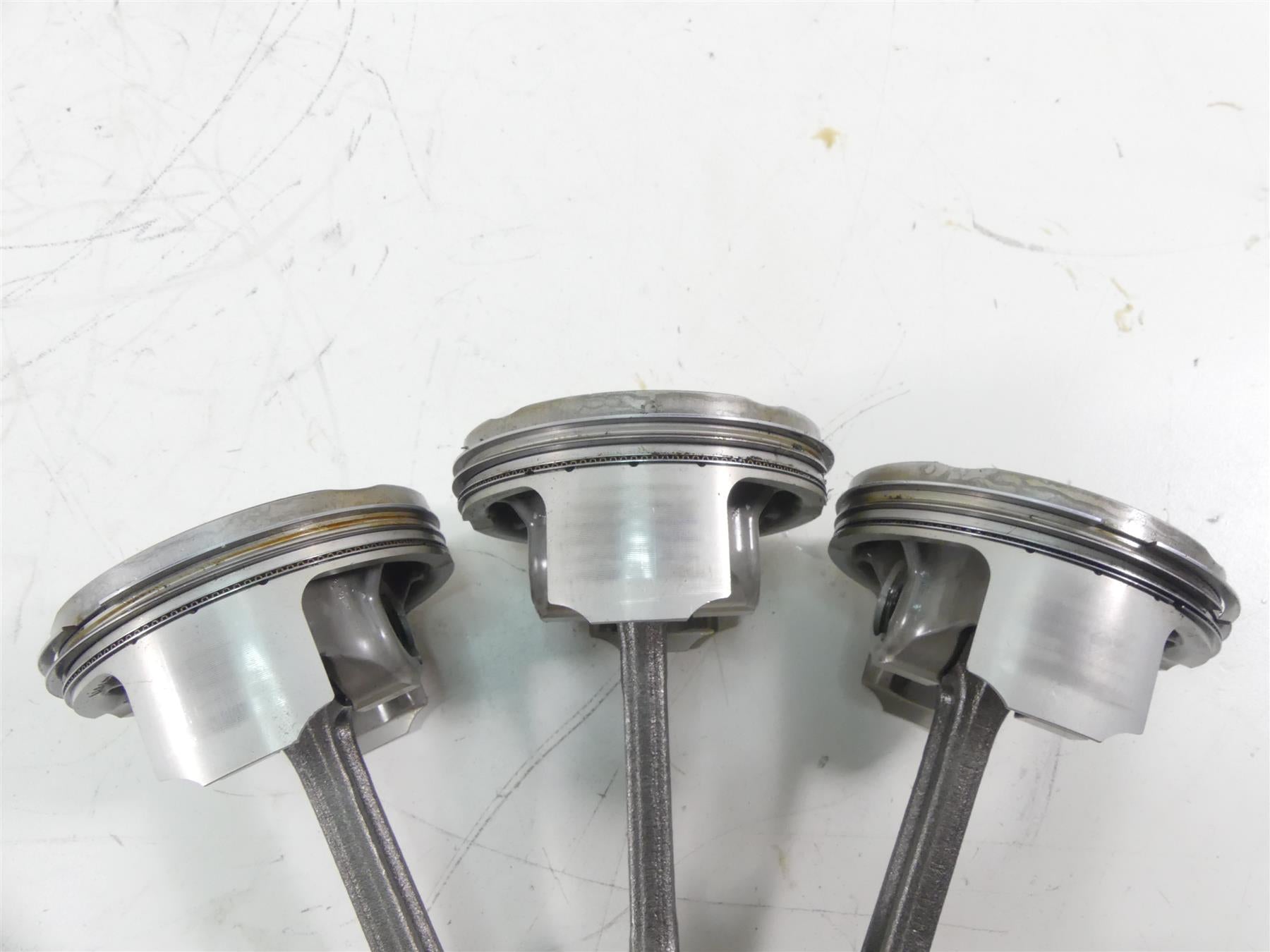 2015 Yamaha MT09 FZ09 Piston & Rod Set - 10K miles Only 1RC-11631-00-00 {{ shop.shopifyCountryName }} - Mototech271