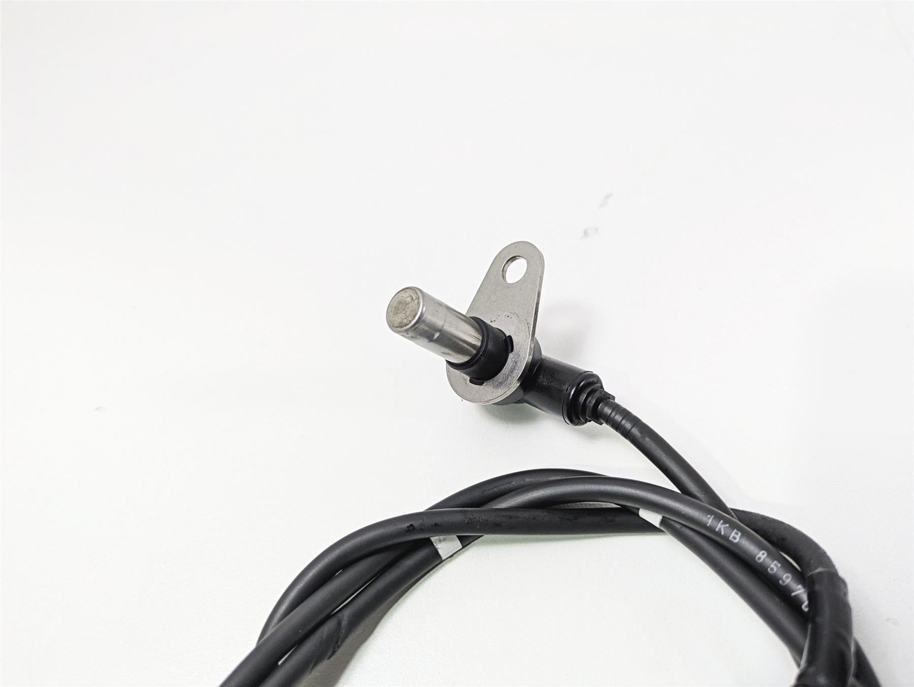 2014 Yamaha YZFR1 R1 RN22 Front Abs Brake Wheel Speed Sensor 1KB-85970-01-00 {{ shop.shopifyCountryName }} - Mototech271