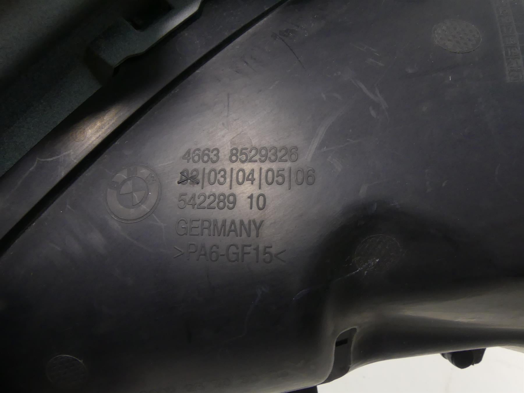 2015 BMW R1200RT K52 Right Side Between Leg Knee Fairing Cover 46638583582 {{ shop.shopifyCountryName }} - Mototech271