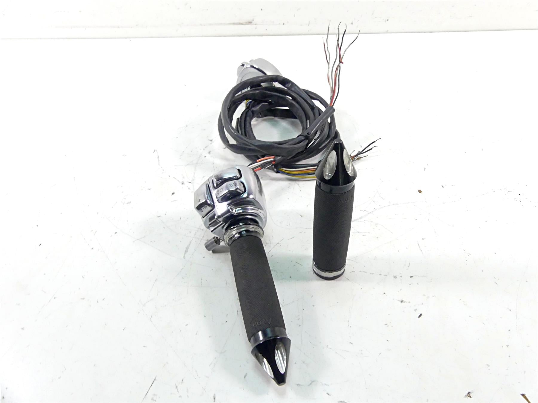 Harley Davidson Softail Dyna Sportster Left Right Chrome Hand Control Switch Set {{ shop.shopifyCountryName }} - Mototech271