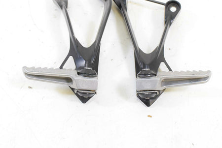 2007 Kawasaki ZX6R ZX636 ZX6 Ninja Rear Passenger Footpeg Set 35063-0145-W9 {{ shop.shopifyCountryName }} - Mototech271