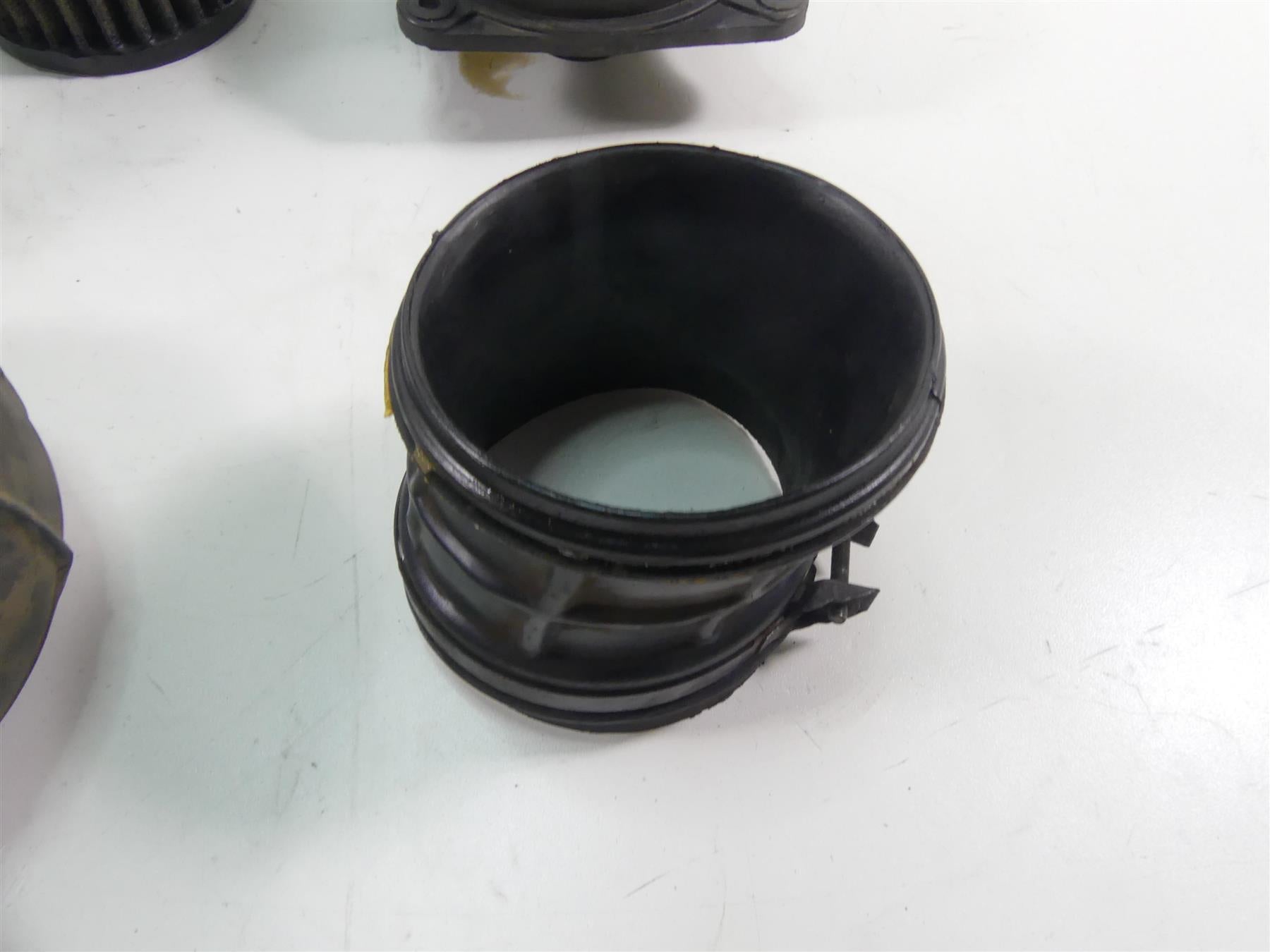 2007 Honda VT1100 C Shadow Spirit Air Box Cleaner Breather & Tubes 17210-MM8-020 {{ shop.shopifyCountryName }} - Mototech271