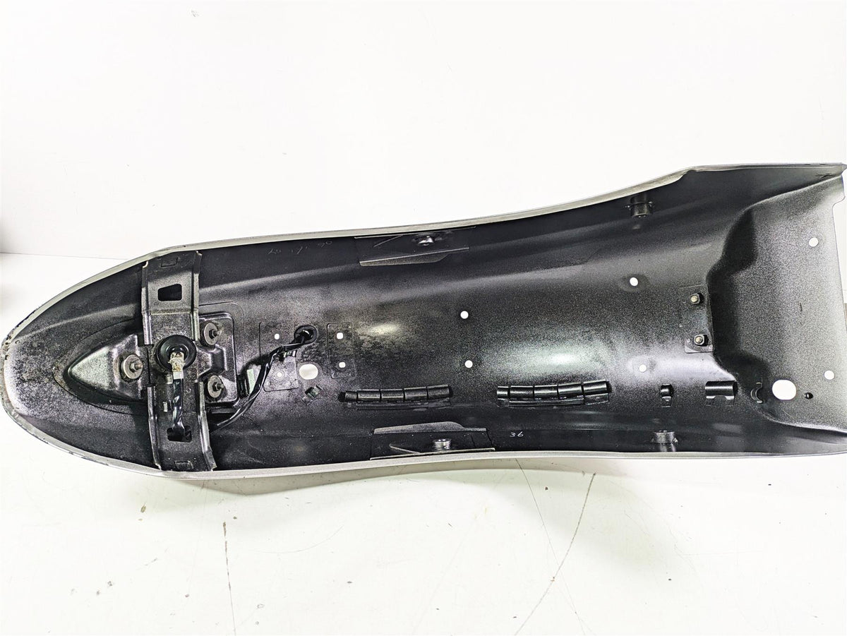 2007 Yamaha XVS1300 V-Star Tour Rear Fender + Taillight Set 3D8-21610-00 {{ shop.shopifyCountryName }} - Mototech271
