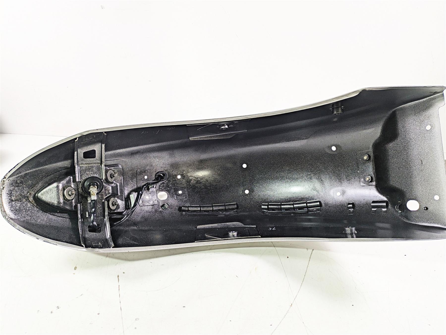 2007 Yamaha XVS1300 V-Star Tour Rear Fender + Taillight Set 3D8-21610-00 {{ shop.shopifyCountryName }} - Mototech271