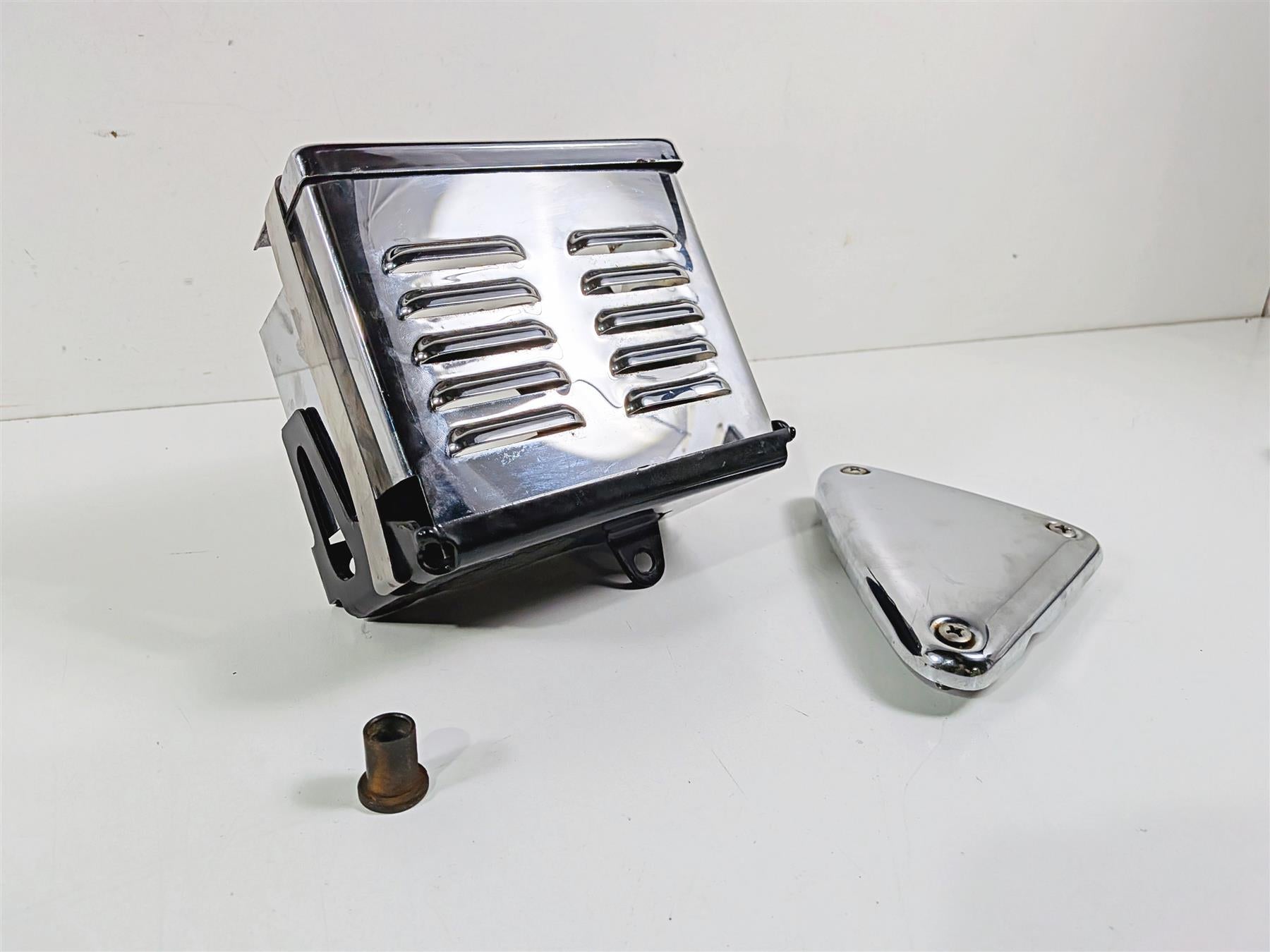 1995 Harley XL883 Sportster Hugger Battery Holder, Cover & Triangle 66194-94A {{ shop.shopifyCountryName }} - Mototech271