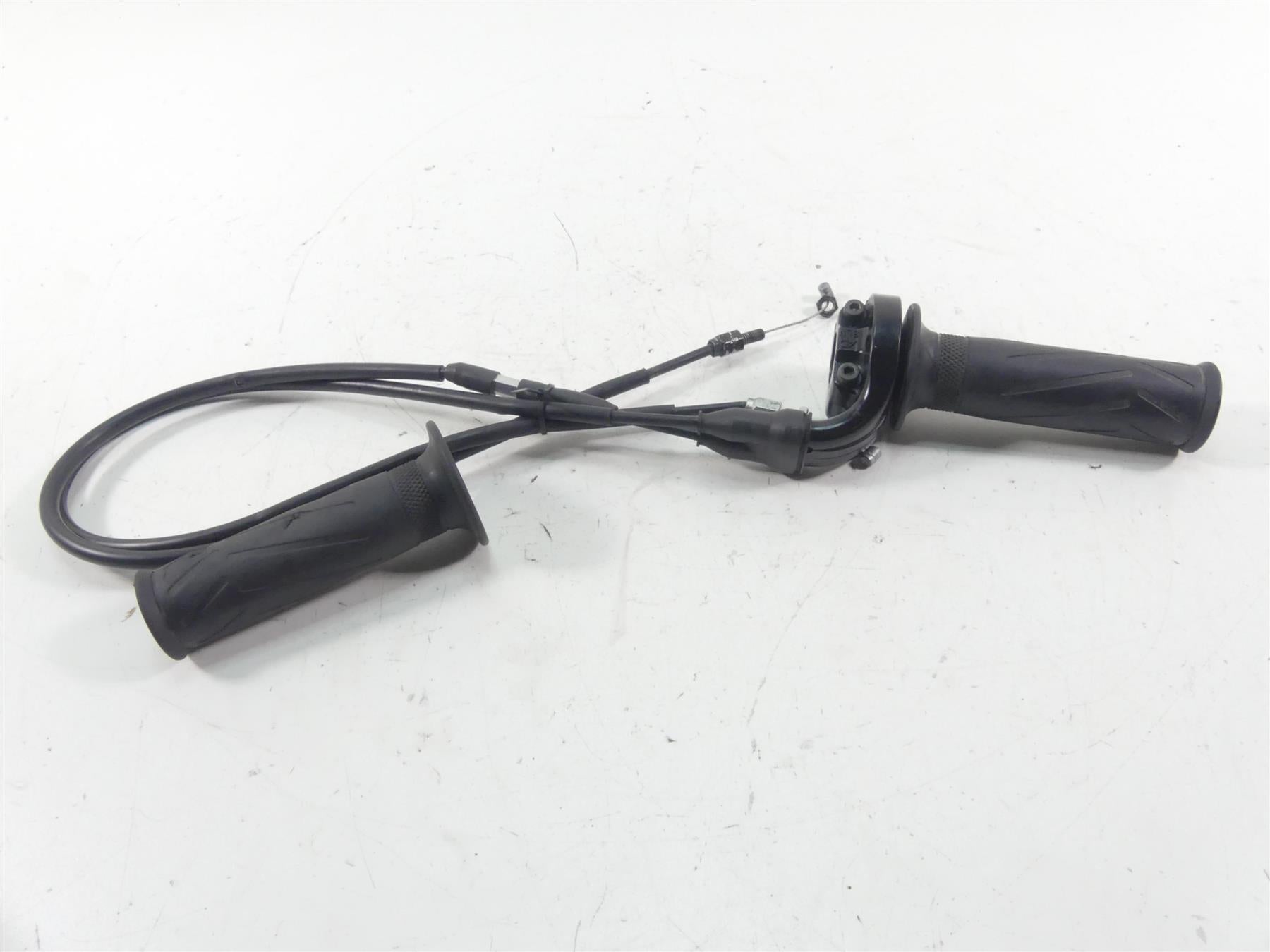 2008 Yamaha FZ1 Fazer Hand Throttle Grip Cable Set 4YR-26240-02-00 4YR-26240-03 {{ shop.shopifyCountryName }} - Mototech271
