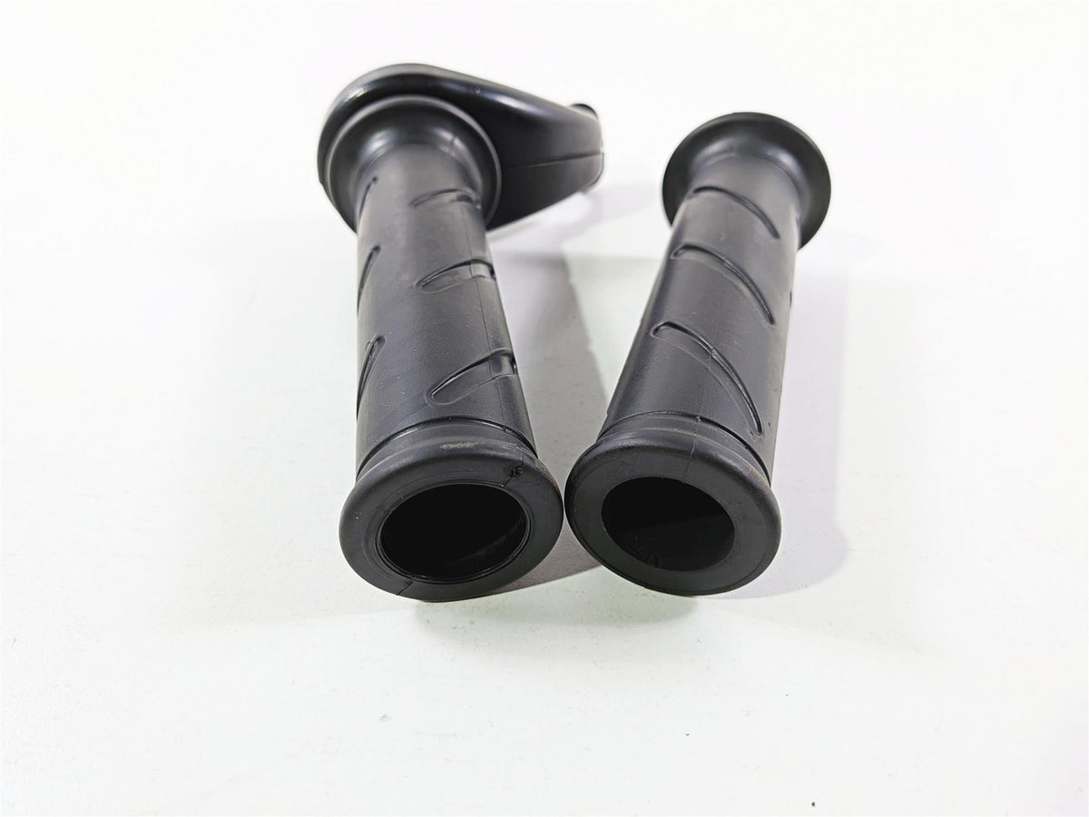 2011 Ducati Streetfighter 1098 S Throttle Handle & Grip Set 65420161A {{ shop.shopifyCountryName }} - Mototech271