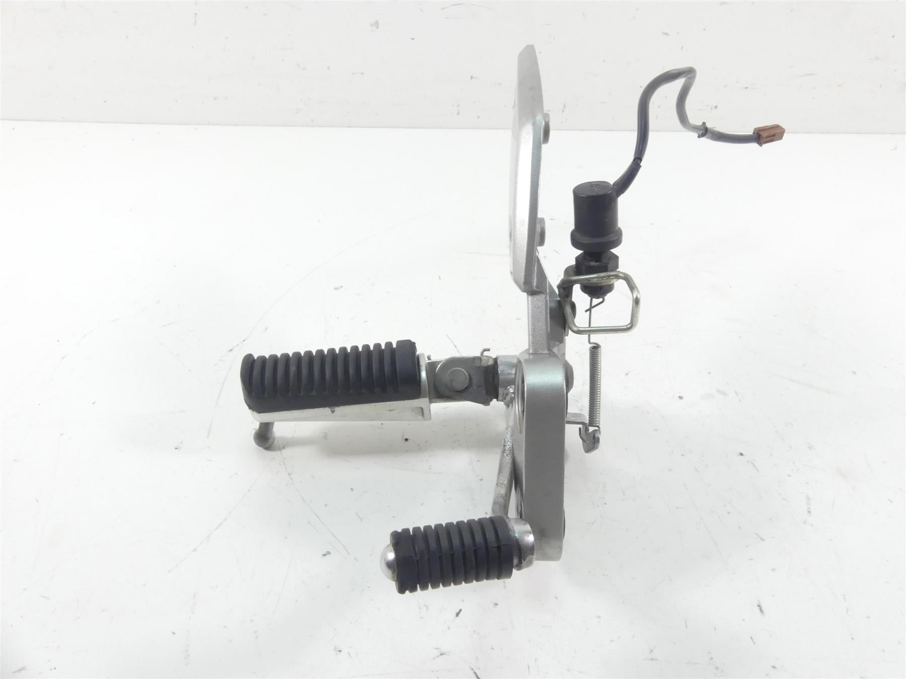 2008 Yamaha FZ1 Fazer Right Rider Footpeg Brake Pedal -Read 2D1-27443-00-00 {{ shop.shopifyCountryName }} - Mototech271