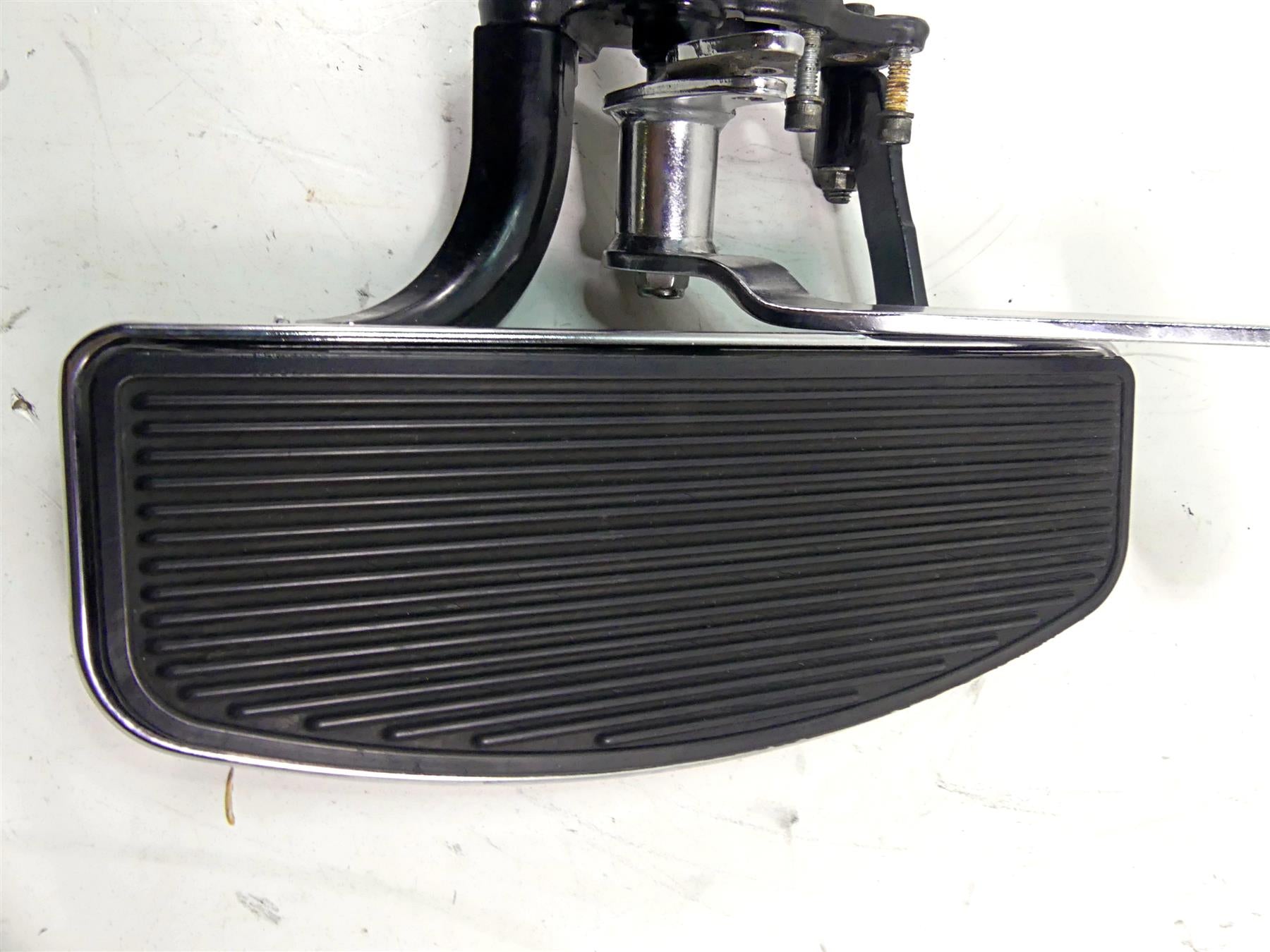 2010 Harley Touring FLHRC Road King Front Left Right Floorboard Set 50621-06A {{ shop.shopifyCountryName }} - Mototech271