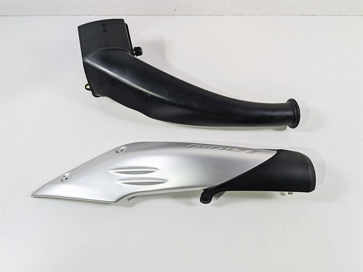 2023 BMW R nineT Scrambler K23 Air Inlet Snorkel Cover & Tube 46638546494 {{ shop.shopifyCountryName }} - Mototech271