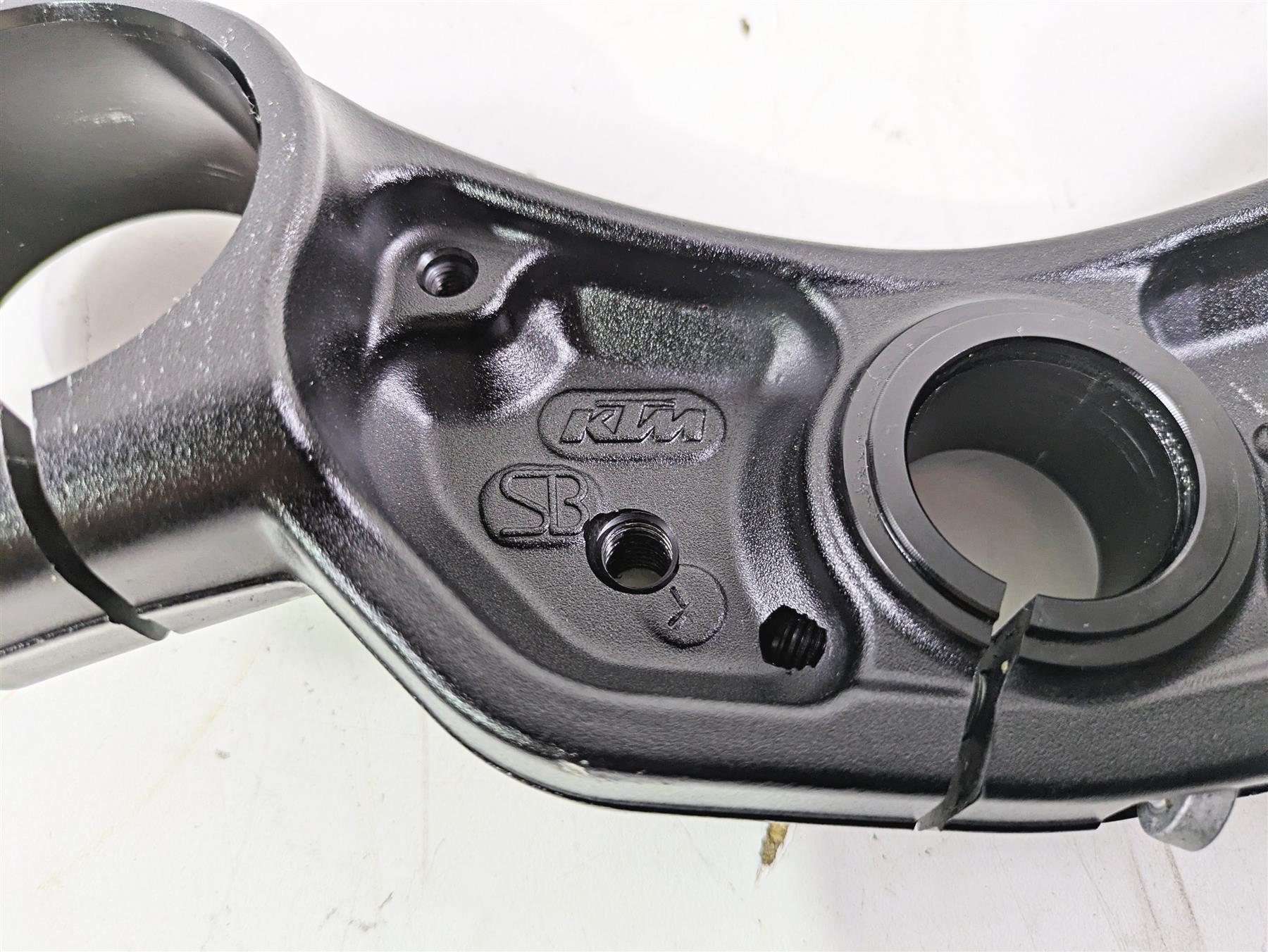 2018 KTM 1290 Super Adv S Upper Triple Tree Steering Clamp 54mm 6070113403233S {{ shop.shopifyCountryName }} - Mototech271