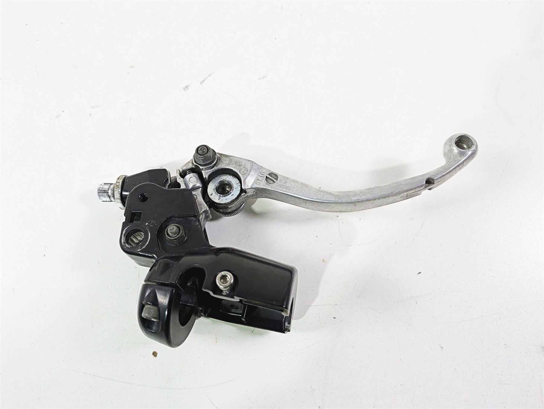 2006 Triumph Rocket 3 Clutch Perch Mount & Lever Small Rash T2043040 {{ shop.shopifyCountryName }} - Mototech271