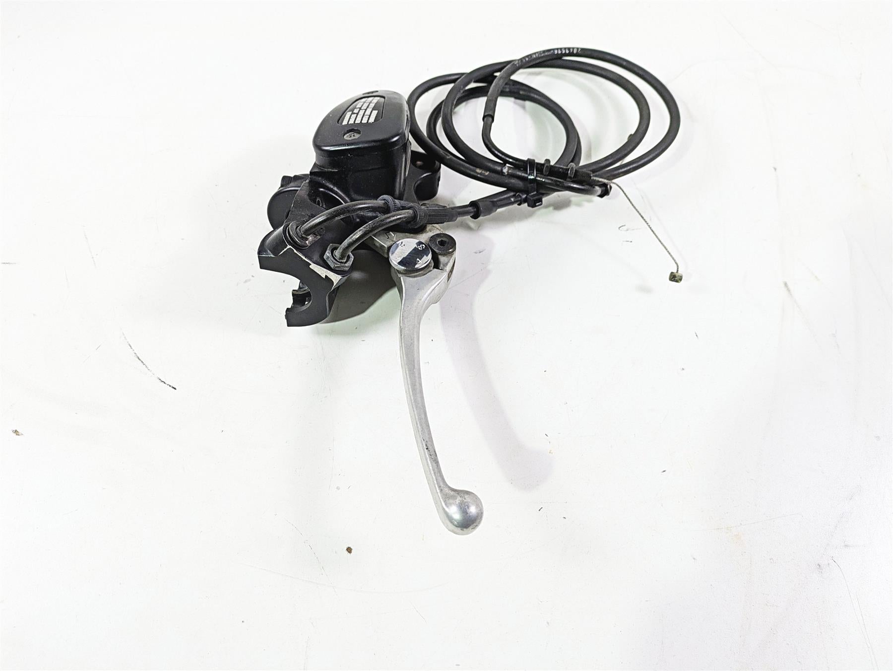 2006 Triumph Rocket 3 Front Brake Master Cylinder & Lever 5/8 T2028025 {{ shop.shopifyCountryName }} - Mototech271
