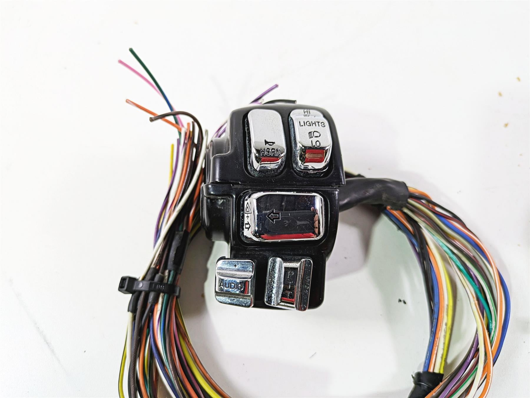 2010 Harley Touring FLHTK Electra Glide Hand Control Switch Set 12" 71682-06A {{ shop.shopifyCountryName }} - Mototech271