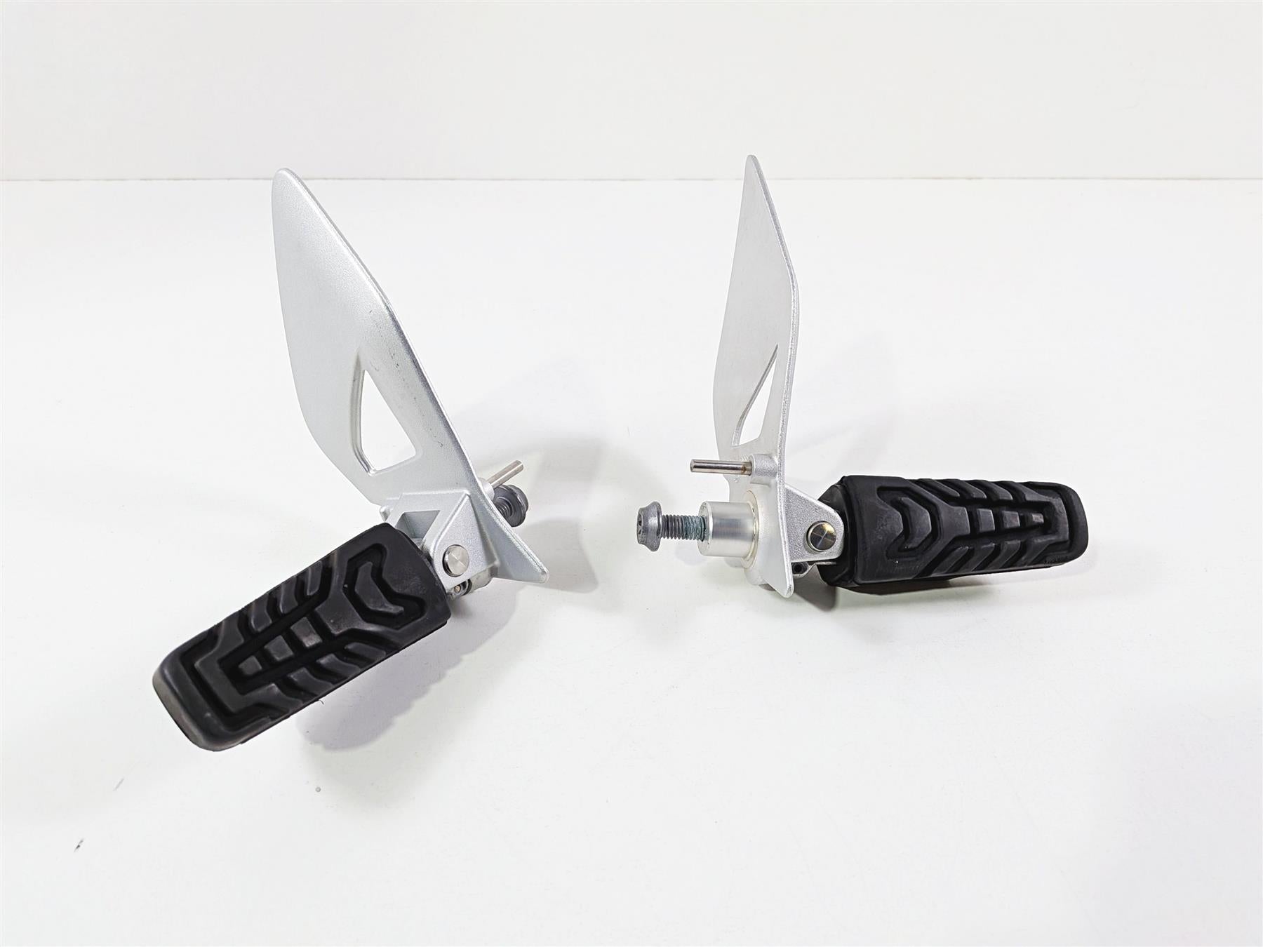 2023 BMW R1250RT RTP K52 Left Right Front Rider Foot Peg Set 46718560382 {{ shop.shopifyCountryName }} - Mototech271