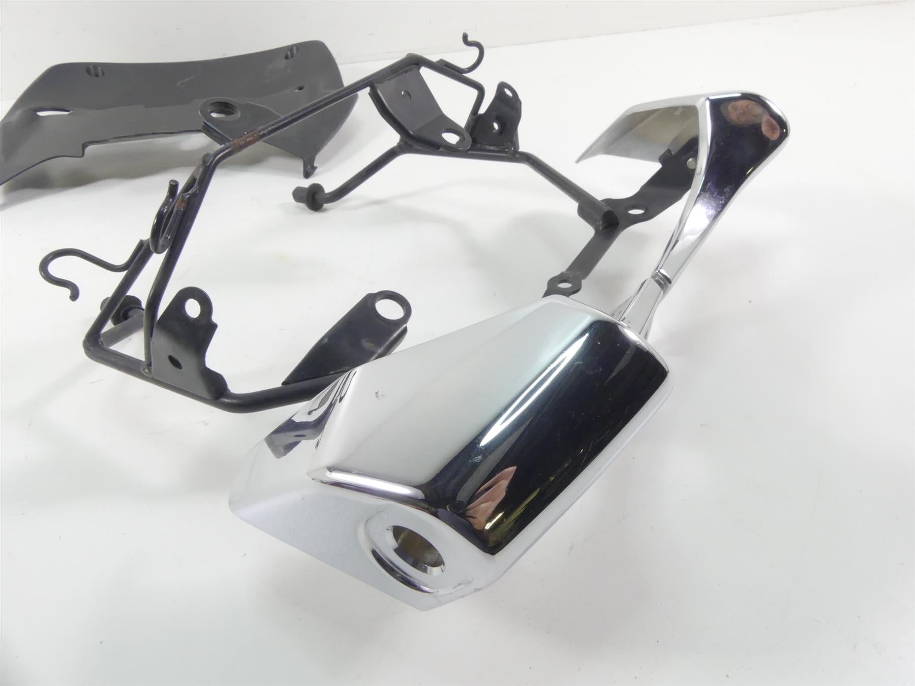 2007 Suzuki M109R VZR1800 Boulevard Front Blinker Mount Carrier Stay 35601-38AF0 {{ shop.shopifyCountryName }} - Mototech271
