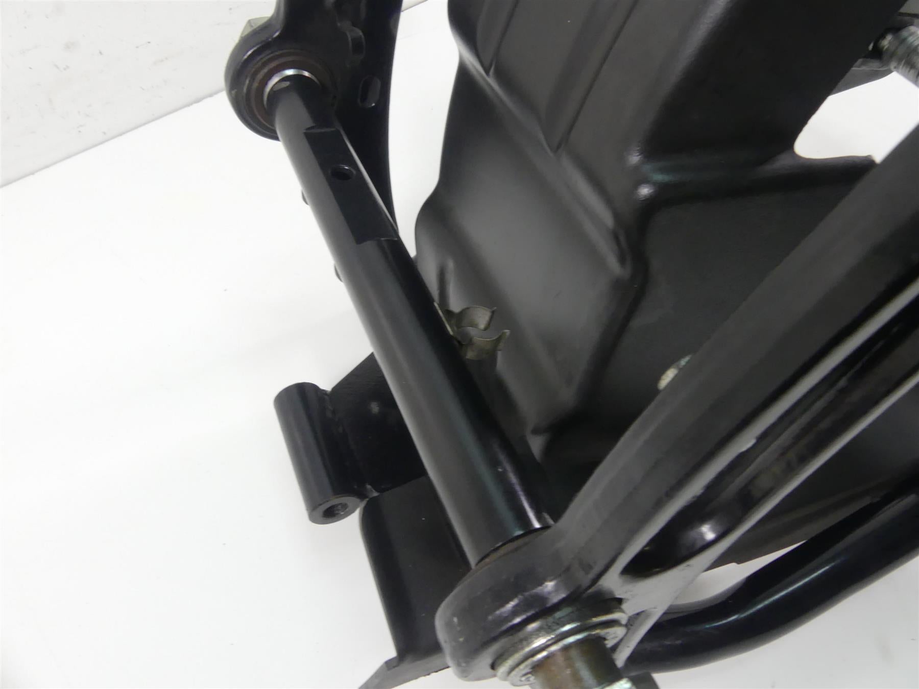 1999 Harley FXSTS Softail Springer Rear Swing Arm Swingarm + 3/4" Axle 47573-89B {{ shop.shopifyCountryName }} - Mototech271
