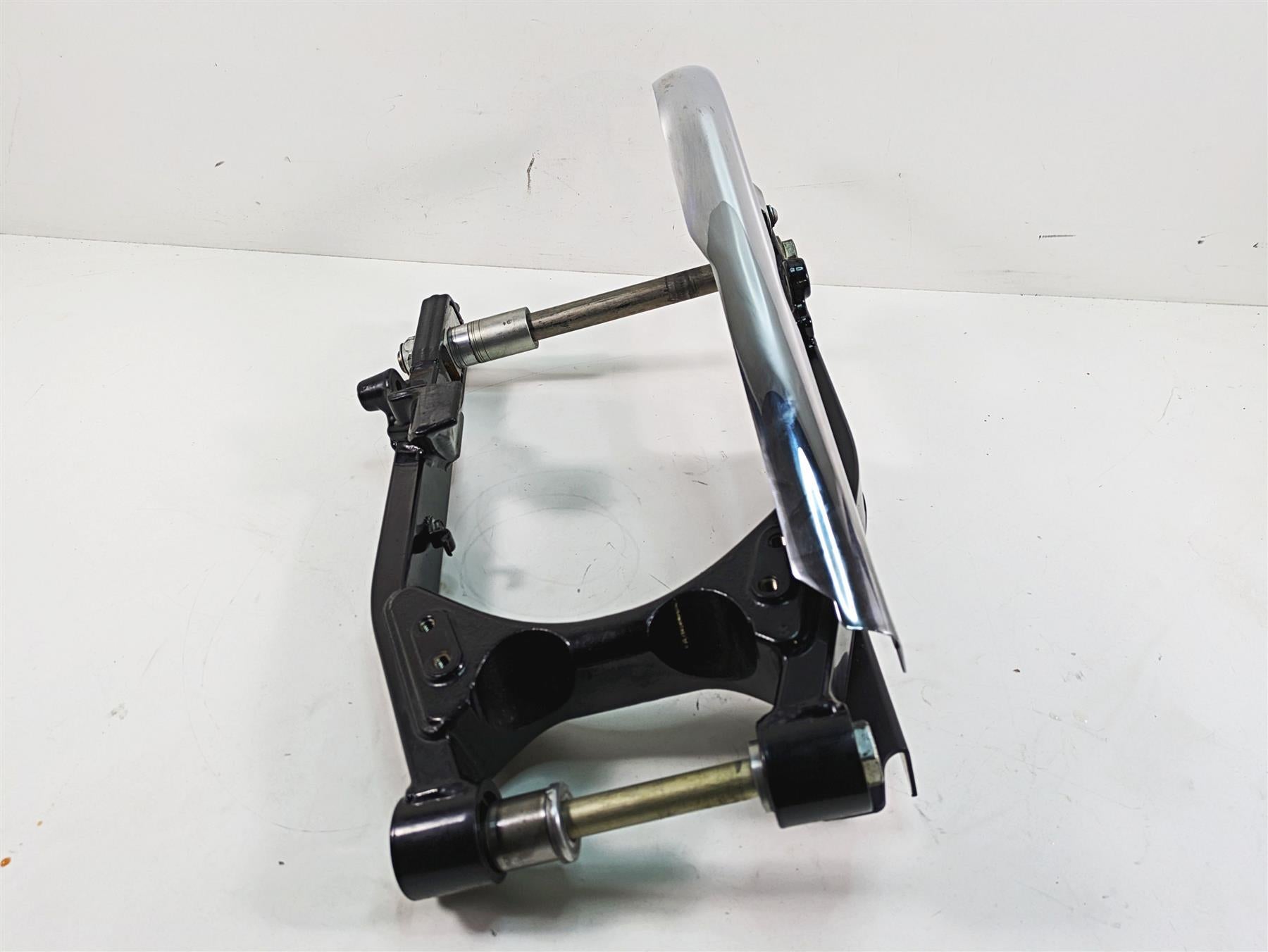2012 Harley FLD Dyna Switchback Rear Swingarm Swing Arm & Belt Guards 47820-10 {{ shop.shopifyCountryName }} - Mototech271