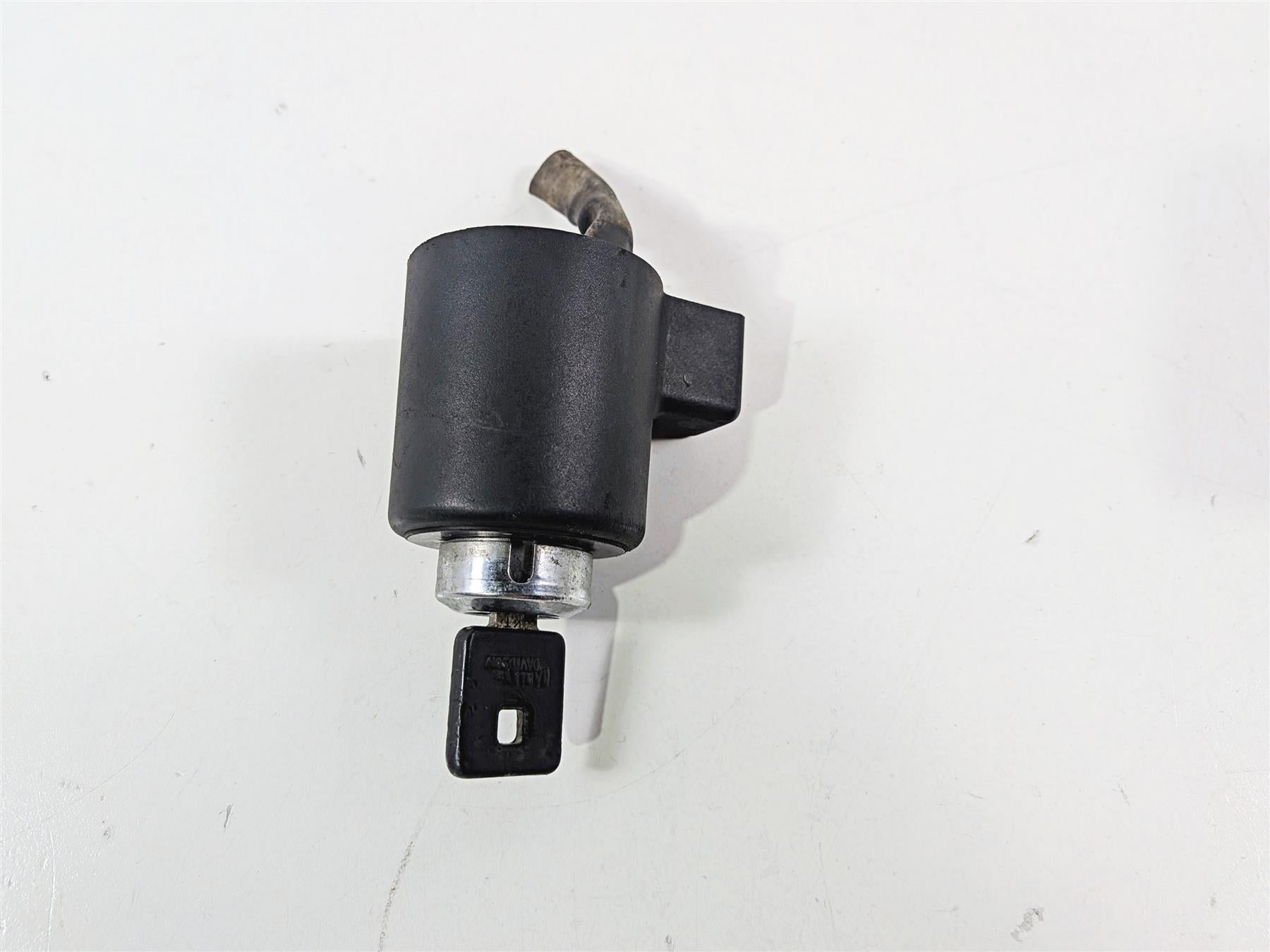 2006 Harley Sportster XL1200 C Ignition Switch + Key Set 71441-94 {{ shop.shopifyCountryName }} - Mototech271