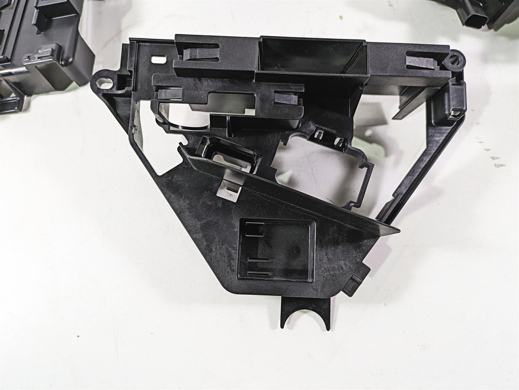 2020 Harley Touring FLHT Electra Glide Battery Tray & Electrical Holder 66000010 {{ shop.shopifyCountryName }} - Mototech271