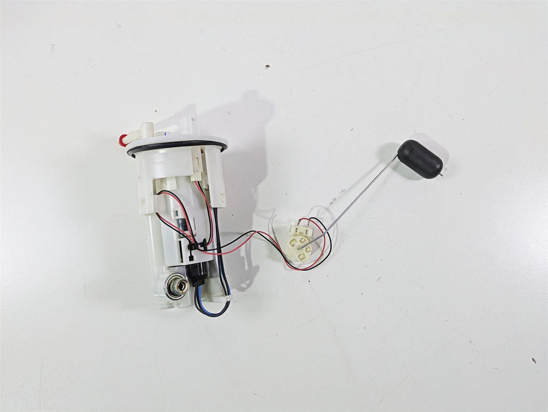 2024 Triumph Street Triple 765 R Fuel Gas Petrol Pump & Sending Unit T2400735 {{ shop.shopifyCountryName }} - Mototech271