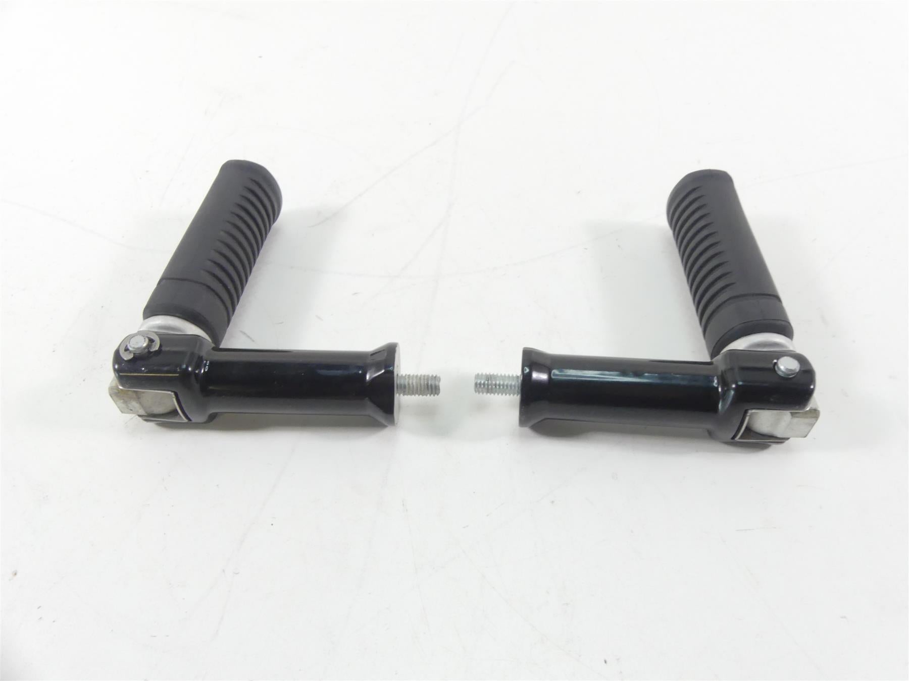 2019 Harley FLHC Softail Heritage Rear Passenger Pillion Foot Peg Set 50500744 {{ shop.shopifyCountryName }} - Mototech271