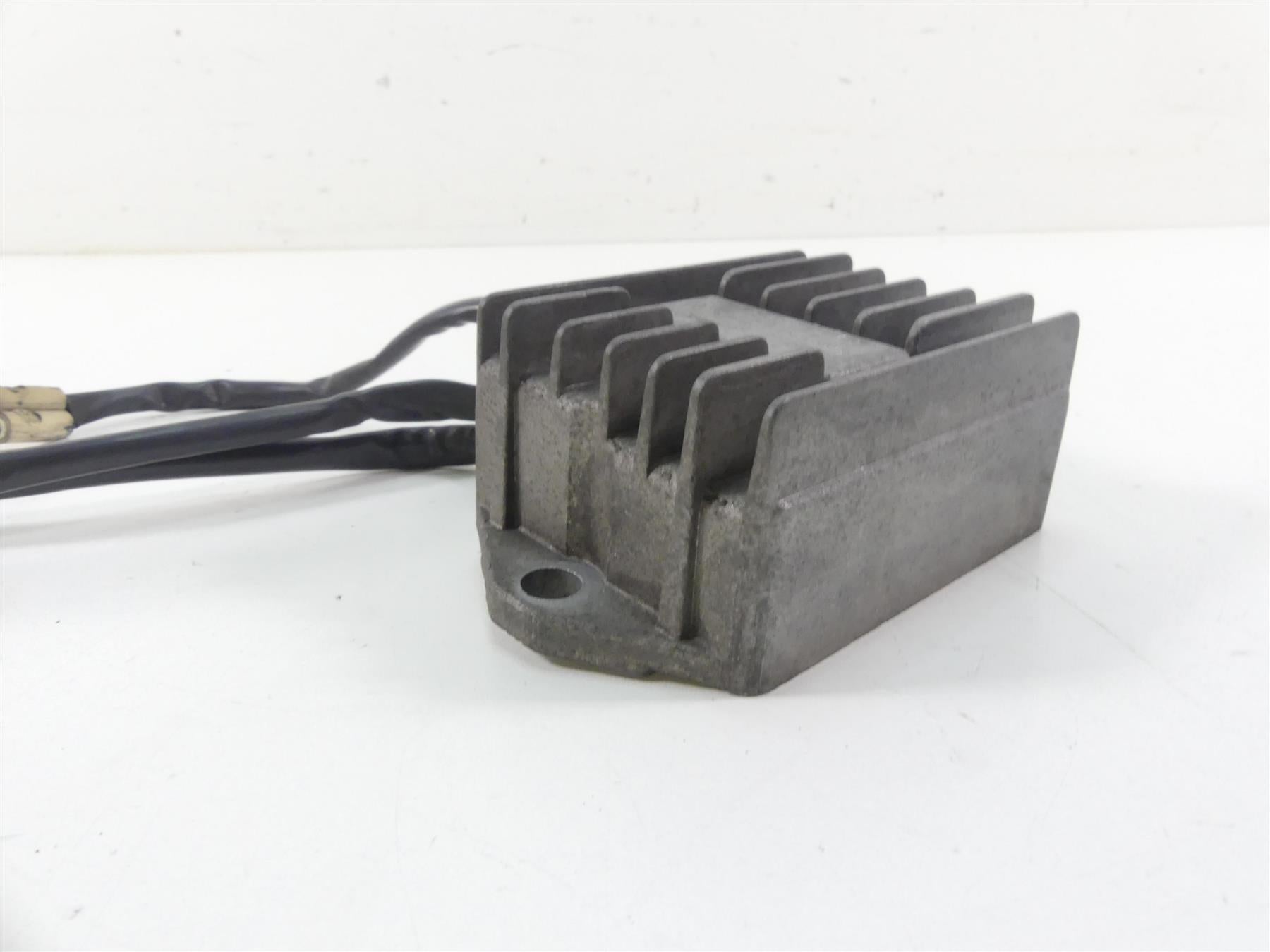 2001 Moto Guzzi California Sp 1100 Rectifier Voltage Regulator GU37703805 {{ shop.shopifyCountryName }} - Mototech271
