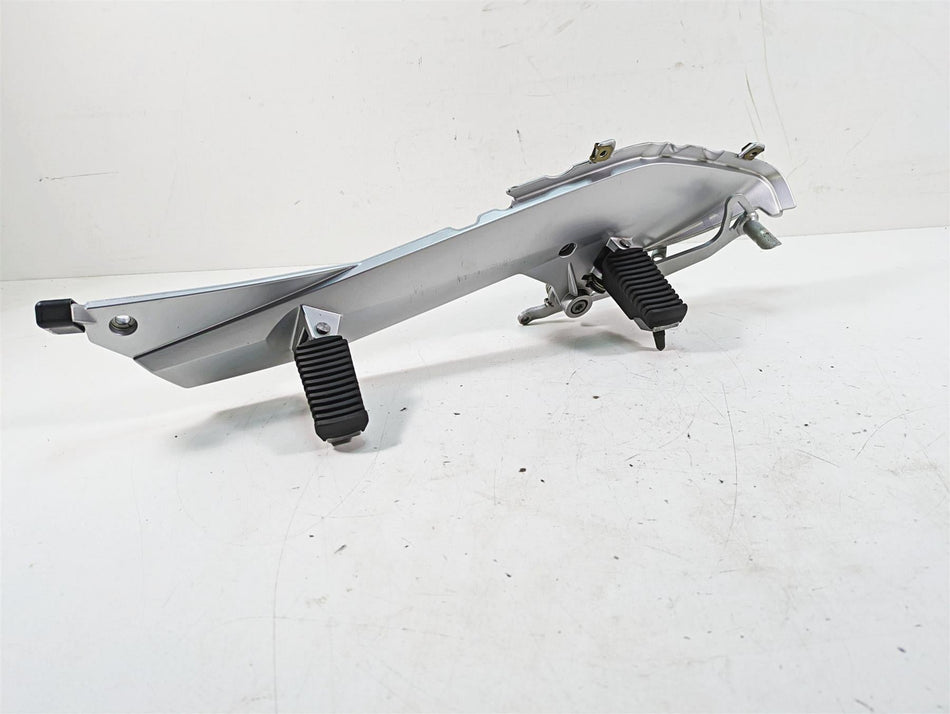 2007 BMW R1200RT K26 Right Footpeg Set& Brake Pedal 46717675290 {{ shop.shopifyCountryName }} - Mototech271