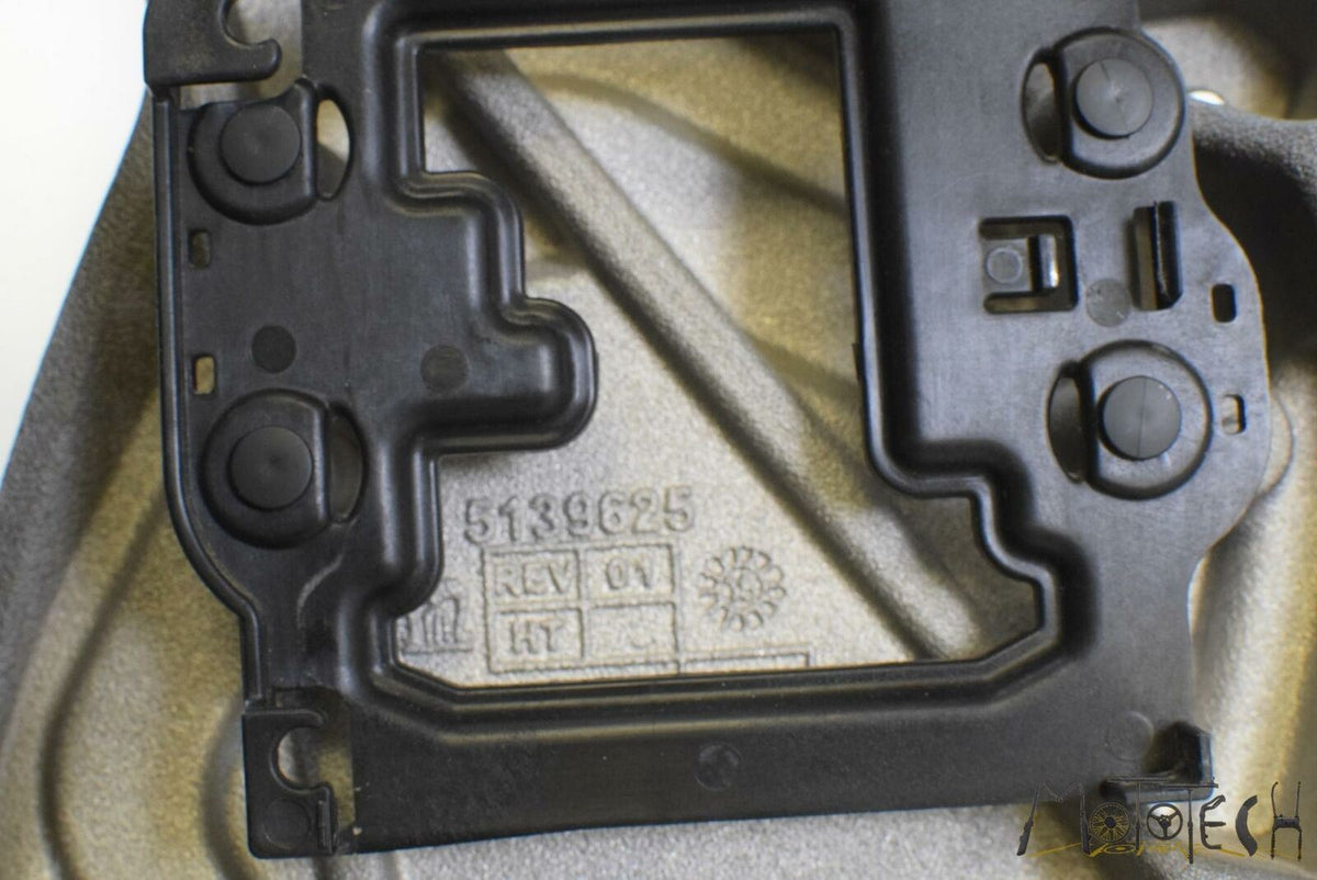 2019 Indian Scout Right Center Frame Plate Bracket 5139625-650 {{ shop.shopifyCountryName }} - Mototech271