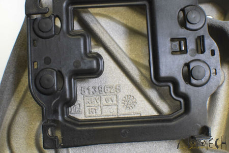 2019 Indian Scout Right Center Frame Plate Bracket 5139625-650 {{ shop.shopifyCountryName }} - Mototech271