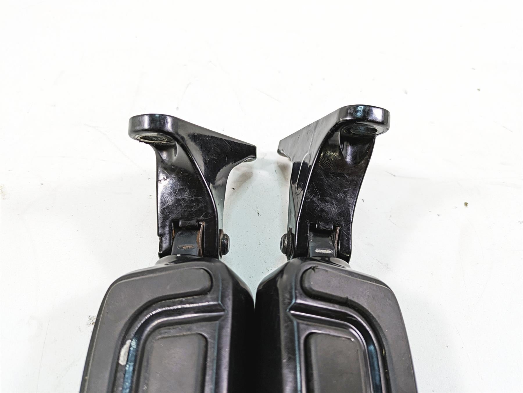 2018 Harley Touring FLHXSE CVO Street Glide Rear Airflow Footpeg Set 50500717 {{ shop.shopifyCountryName }} - Mototech271