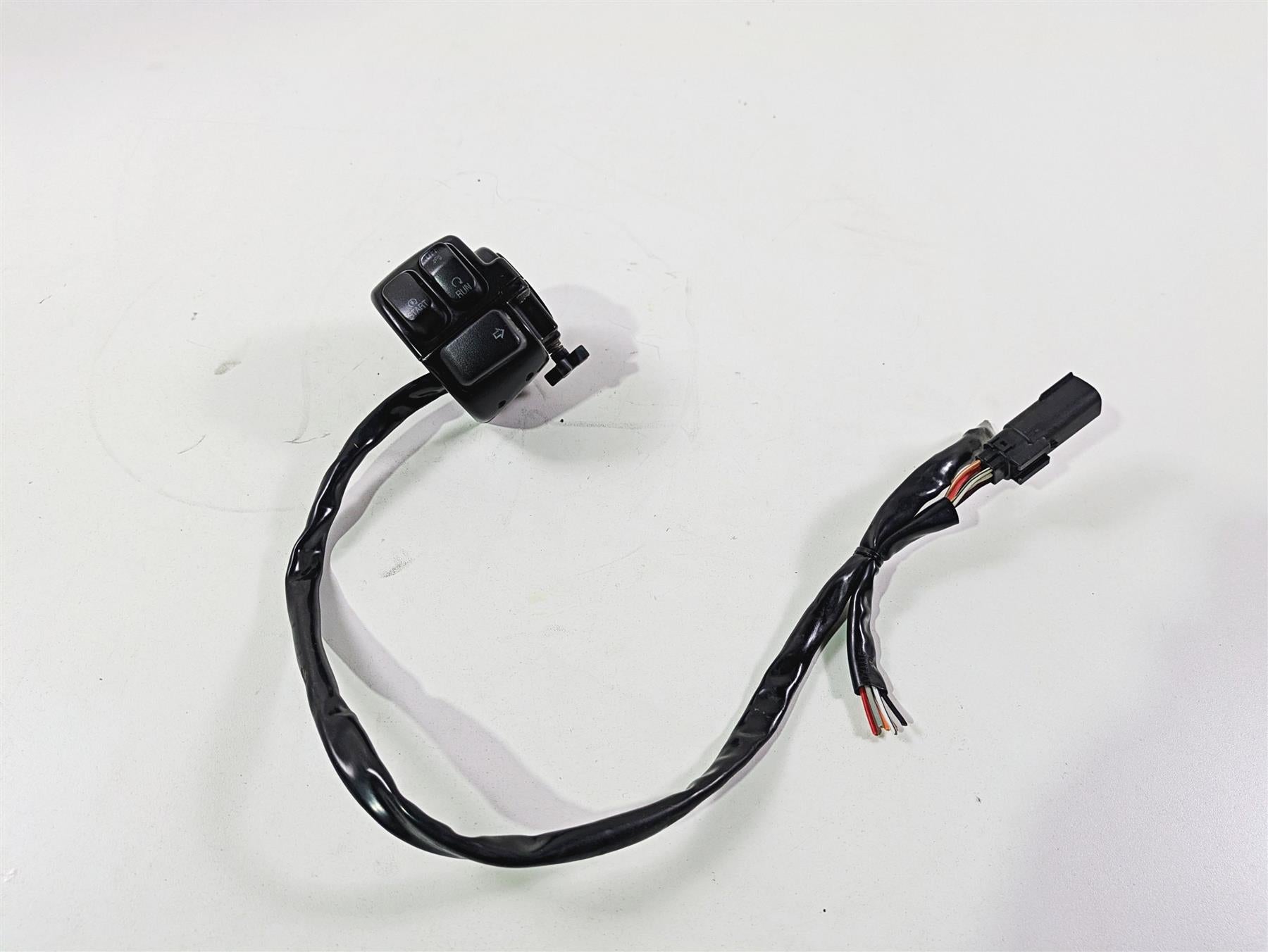 2011 Harley FXDC Dyna Super Glide Right Hand Control Switch - Read 71684-06A | Mototech271