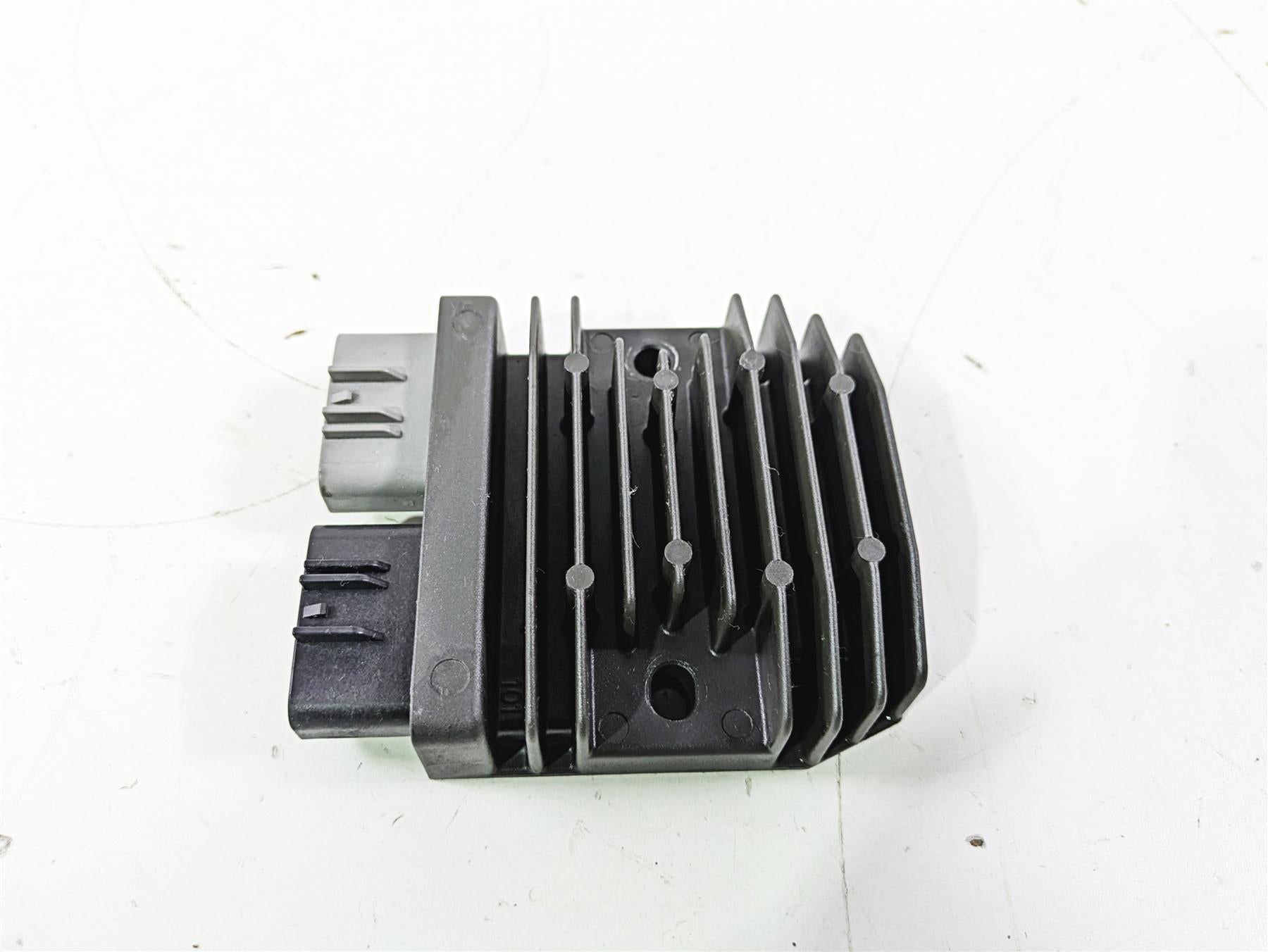 2019 Triumph Speed Triple RS 1050 Rectifier Voltage Regulator T1300675 FH020AA {{ shop.shopifyCountryName }} - Mototech271