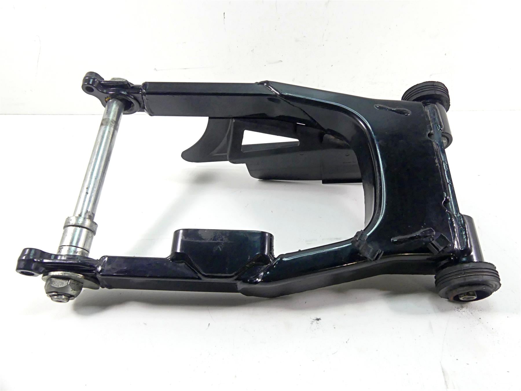 2004 Harley Touring FLHTCUI Electra Glide Swingarm Swing Arm 1" Axle 47549-02A {{ shop.shopifyCountryName }} - Mototech271