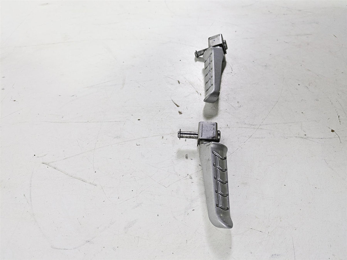 2023 BMW G310R K03 Rear Passenger Footpegs 46718553973 46718553974 {{ shop.shopifyCountryName }} - Mototech271