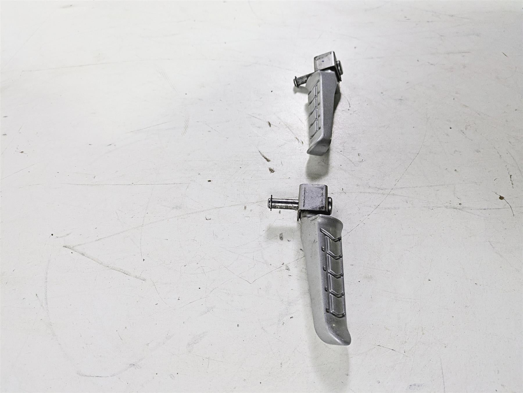 2023 BMW G310R K03 Rear Passenger Footpegs 46718553973 46718553974 {{ shop.shopifyCountryName }} - Mototech271