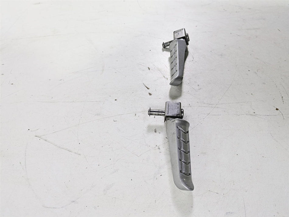 2023 BMW G310R K03 Rear Passenger Footpegs 46718553973 46718553974 {{ shop.shopifyCountryName }} - Mototech271