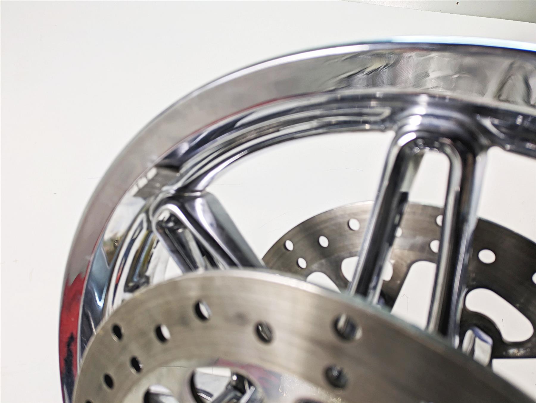 2014 Harley Touring FLHTK Electra Glide 17x3 Chisel Custom Front Wheel 43300057 {{ shop.shopifyCountryName }} - Mototech271