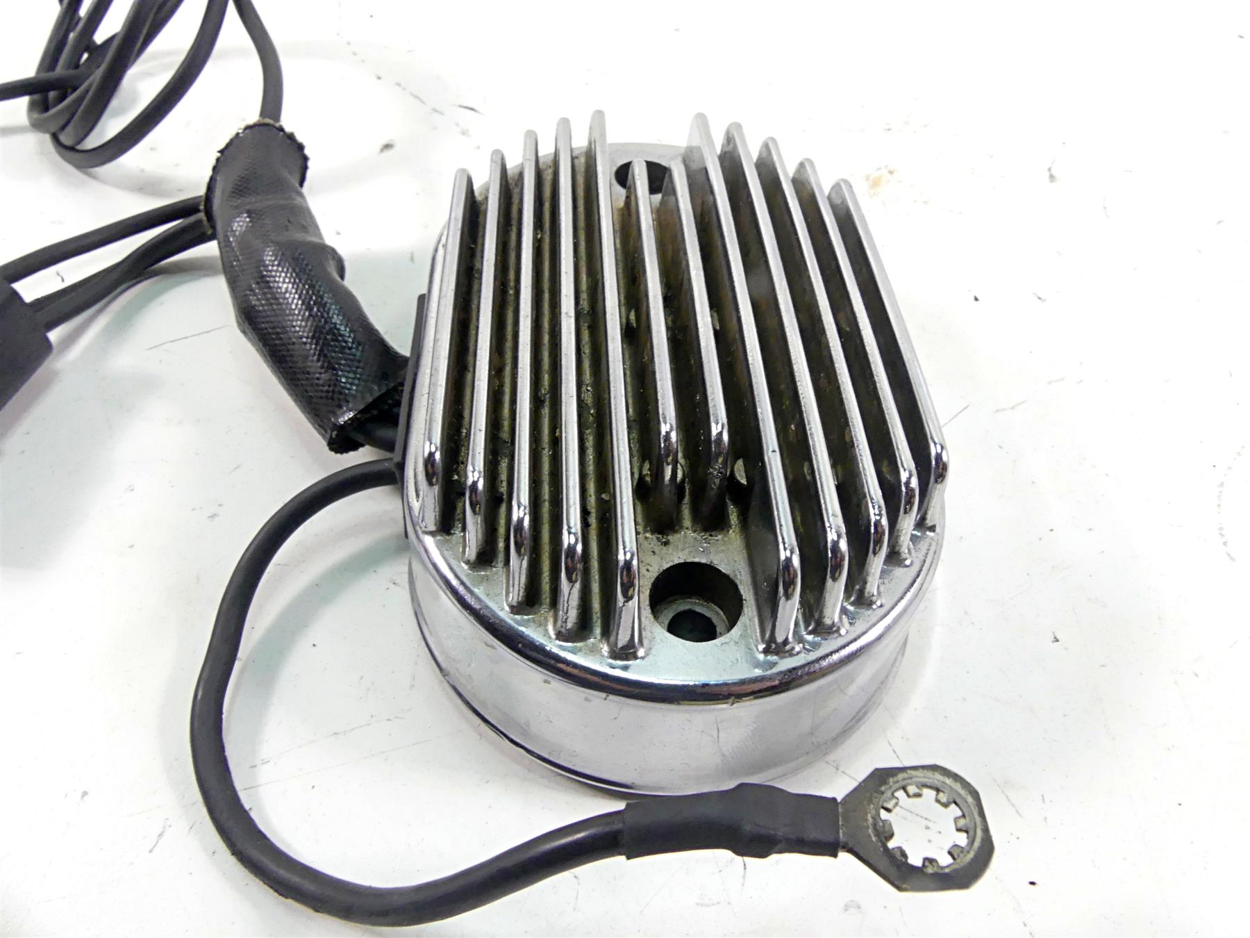 2002 Harley FLSTCI Softail Heritage Chrome Rectifier Voltage Regulator 74540-01 {{ shop.shopifyCountryName }} - Mototech271