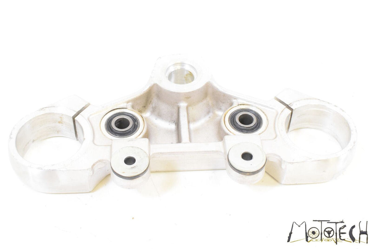 2001 Suzuki VZ800 Marauder Upper Triple Tree 51311-48E00 {{ shop.shopifyCountryName }} - Mototech271