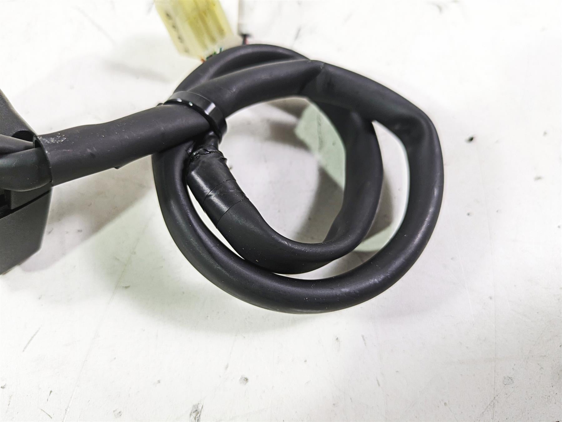 2020 Triumph Street Scrambler 900 Right Hand Control Switch T2041708 {{ shop.shopifyCountryName }} - Mototech271