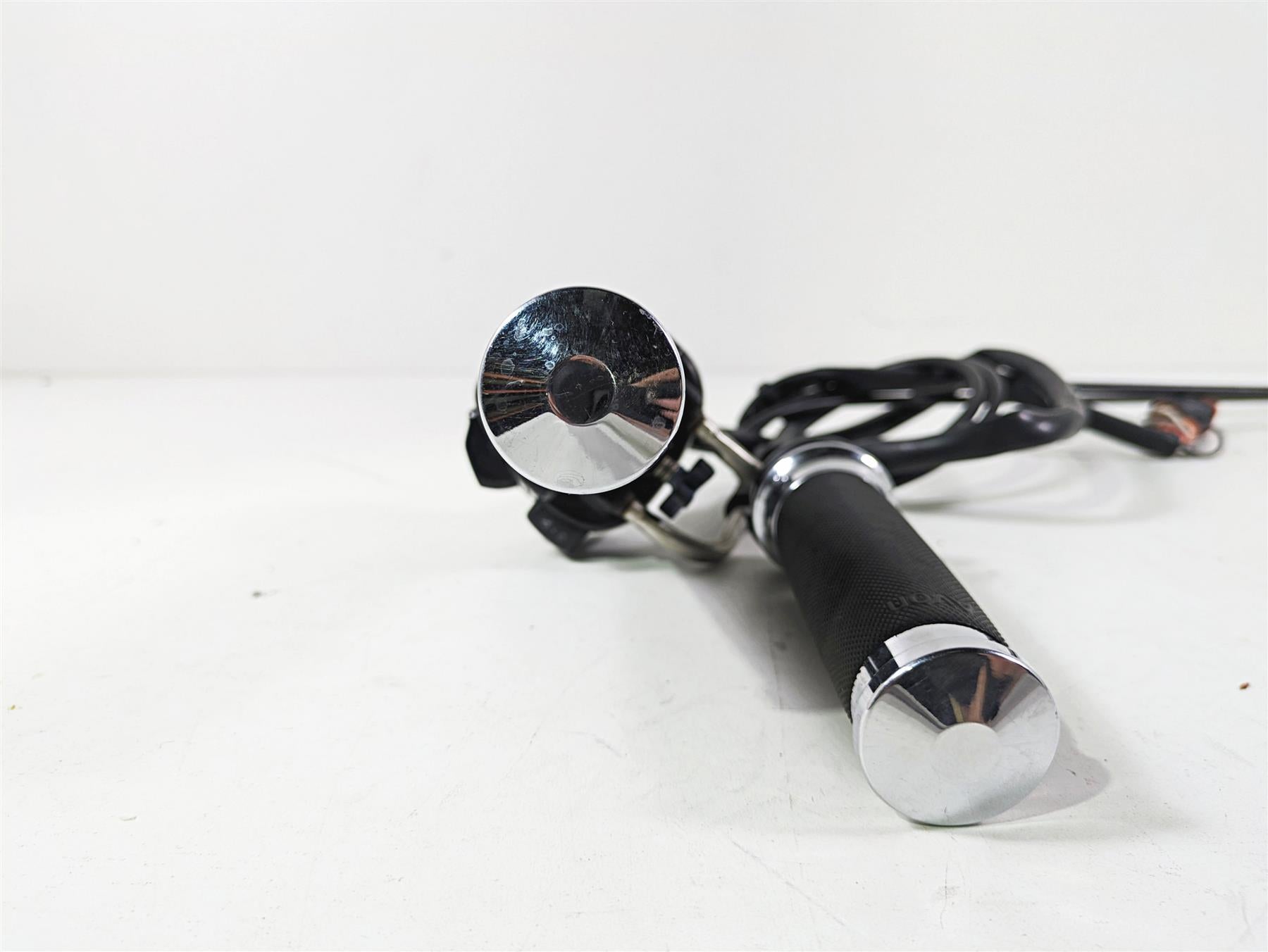 2003 Harley FLSTC Softail Heritage 100th Right Hand Control Switch 71684-06A {{ shop.shopifyCountryName }} - Mototech271