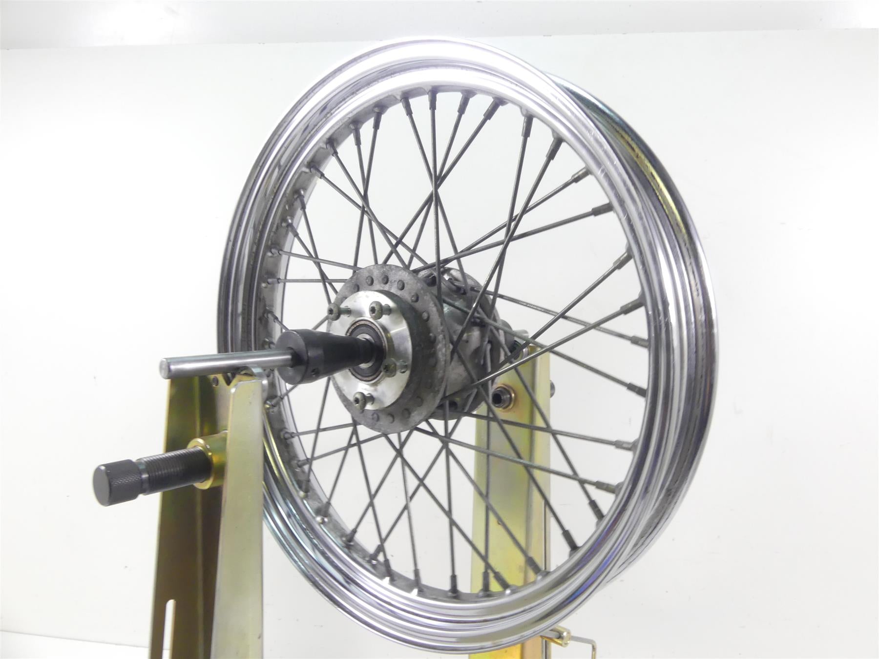 2000 Harley Dyna FXR4 CVO Super Glide Front Chrome Wheel Rim 19x2.5 43547-05
